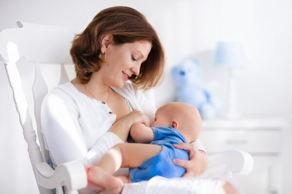 baby_feeding
